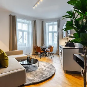 Апартаменты Trendy With - Smart Tv, Coffee Machine In Meidling, Вена
