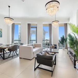 First Class 2br With Full Skyline & Sea View شقة دبي