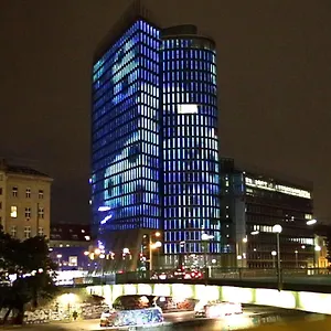 דירה Spacious & Deluxe Big Near Prater, וינה